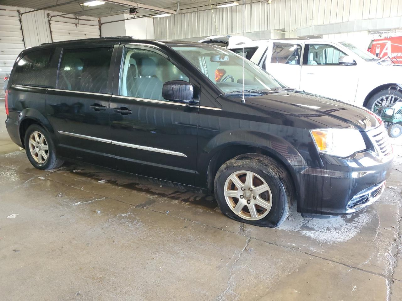 Lot #2974089541 2012 CHRYSLER TOWN & COU