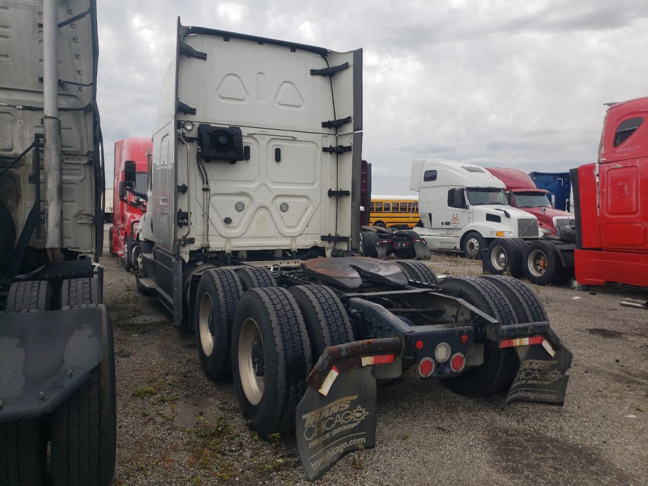 Lot #2955183938 2022 FREIGHTLINER CASCADIA 1