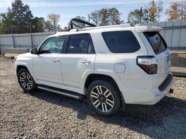 2018 TOYOTA 4RUNNER SR - JTEBU5JR2J5579757