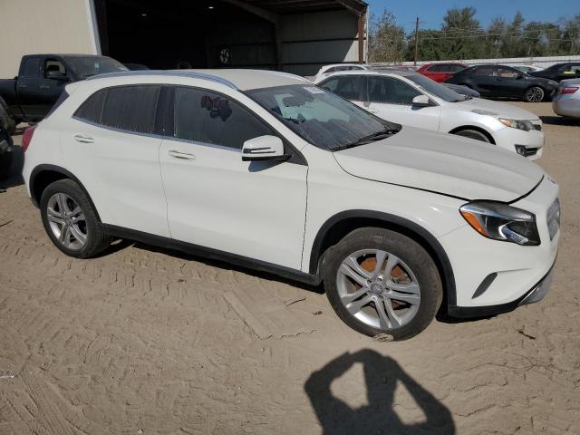 VIN WDCTG4EB0GJ220392 2016 MERCEDES-BENZ GLA-CLASS no.4