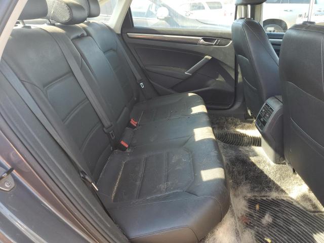2017 VOLKSWAGEN PASSAT SE - 1VWBT7A33HC036239