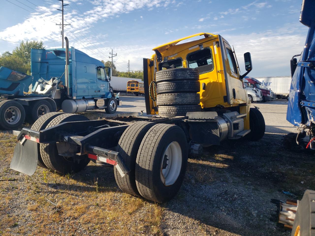 Lot #2938222514 2022 FREIGHTLINER CASCADIA 1