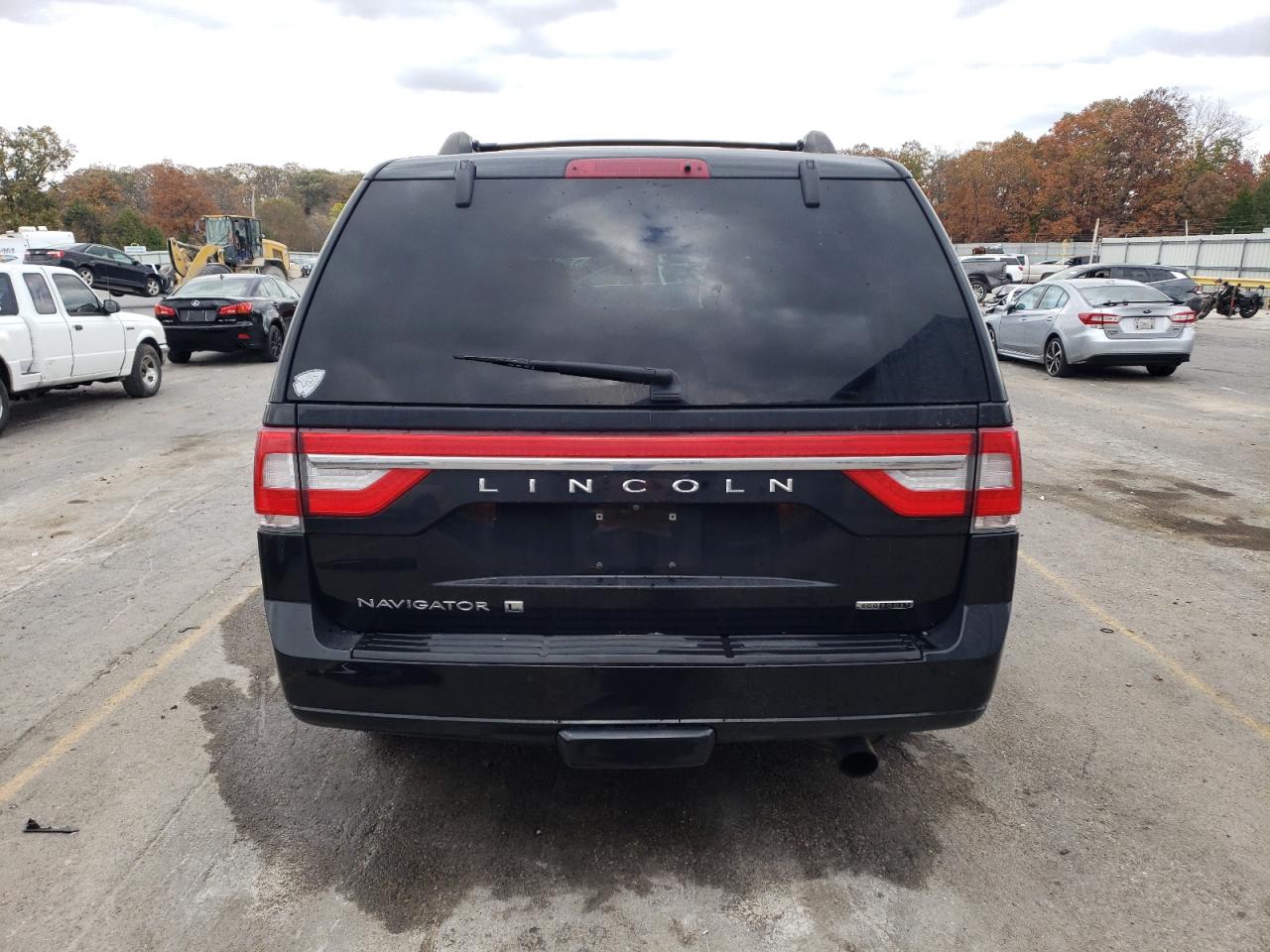 Lot #3033306803 2015 LINCOLN NAVIGATOR