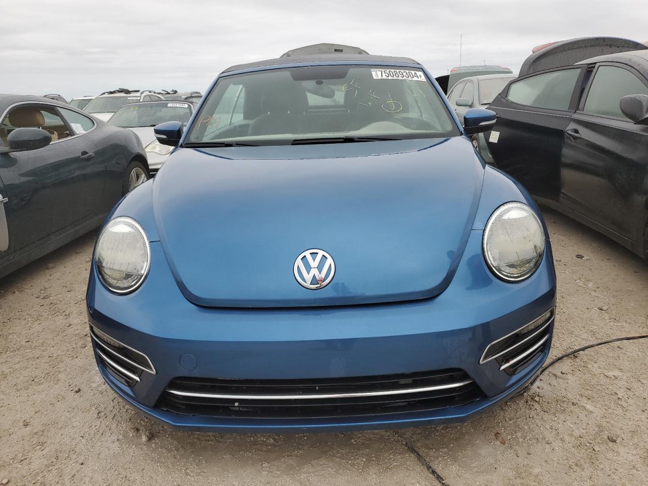 Lot #2937887900 2019 VOLKSWAGEN BEETLE S