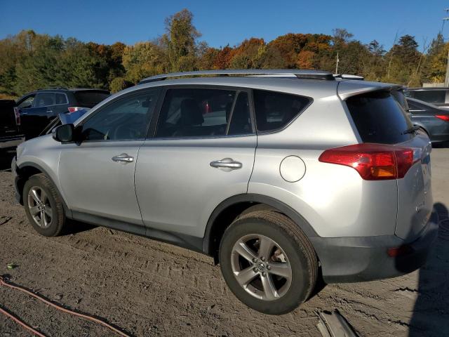 VIN JTMRFREV8FJ040165 2015 Toyota RAV4, Xle no.2