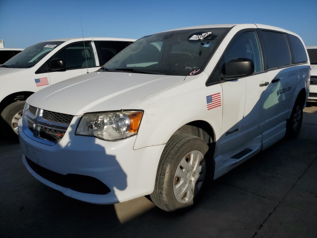 Lot #2923847889 2019 DODGE GRAND CARA