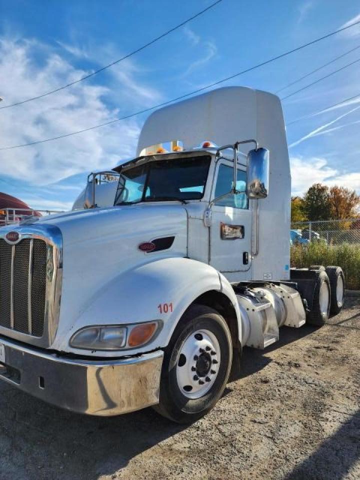 Lot #2937977825 2013 PETERBILT 384