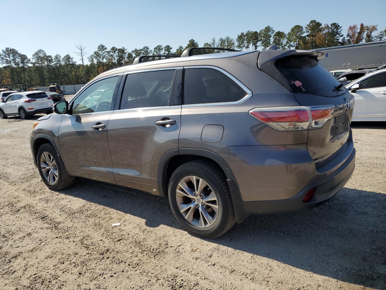 Lot #2955161794 2015 TOYOTA HIGHLANDER