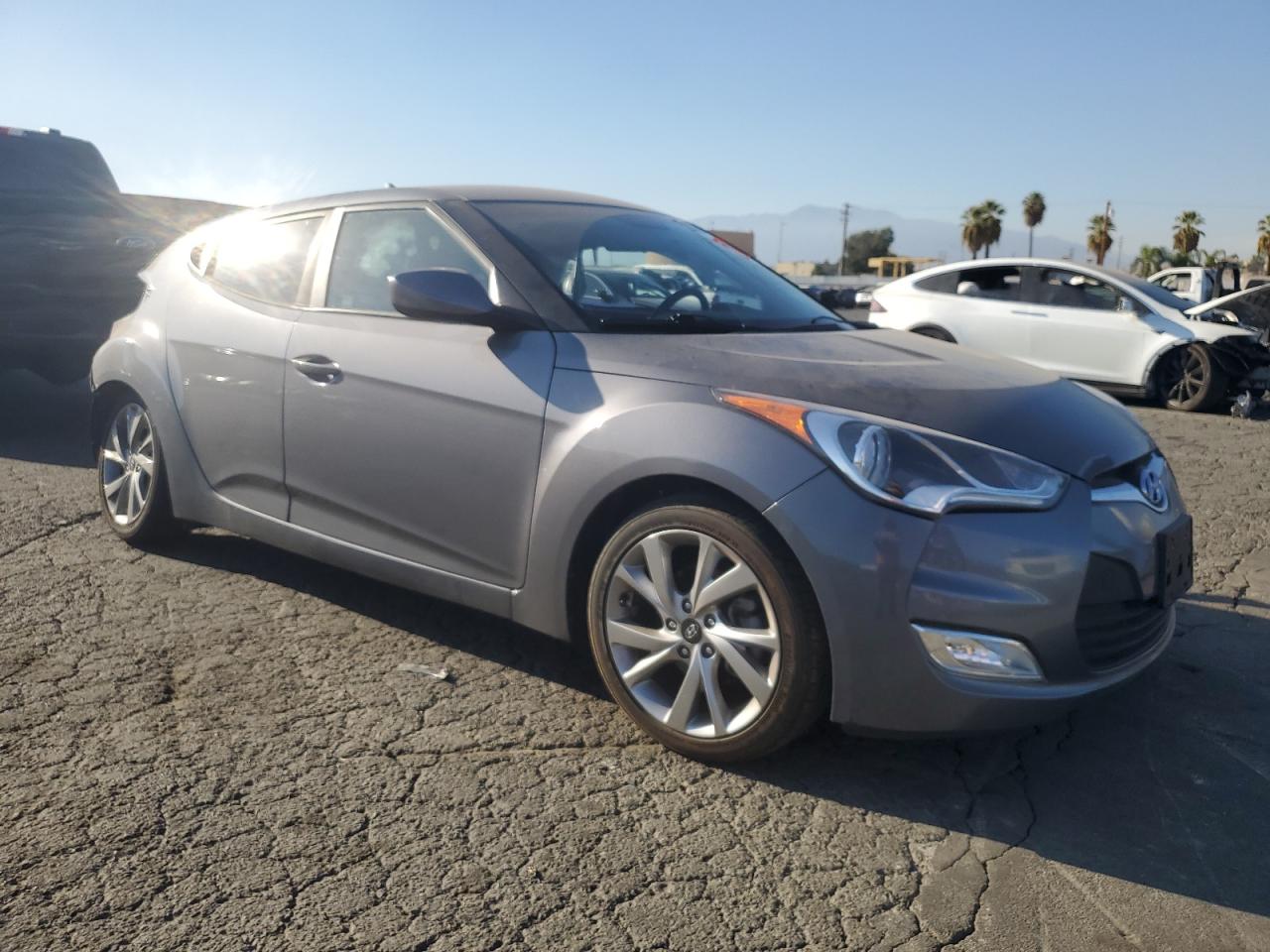 Lot #3024344592 2017 HYUNDAI VELOSTER