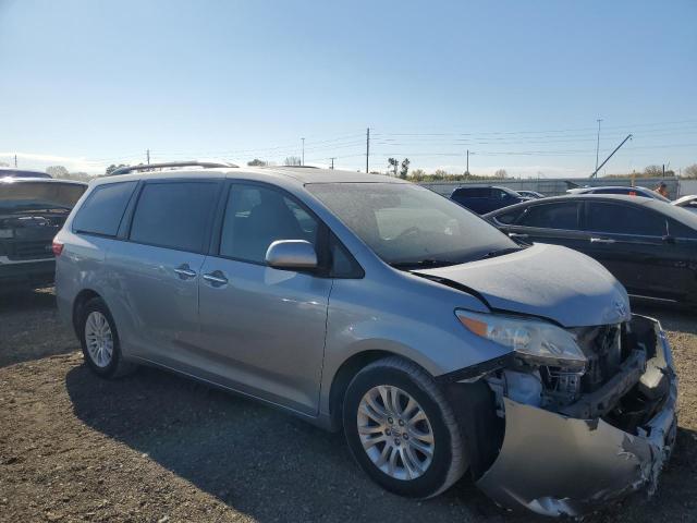 2015 TOYOTA SIENNA XLE - 5TDYK3DC2FS613214