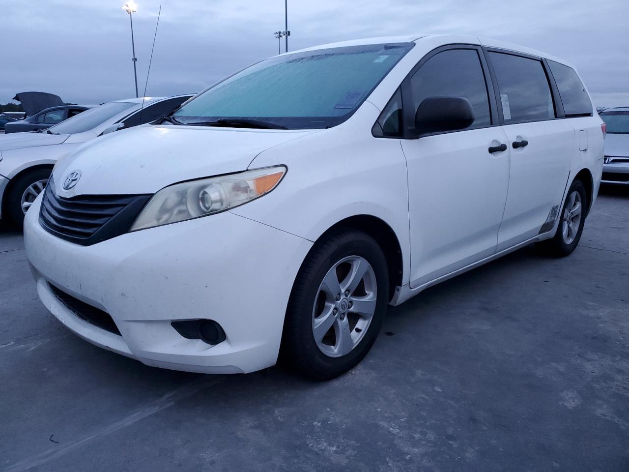 Lot #2991007193 2011 TOYOTA SIENNA