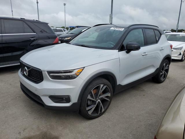 VIN YV4162UM0N2756187 2022 Volvo XC40, T5 R-Design no.1