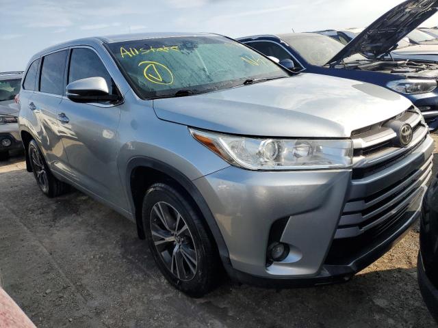 VIN 5TDZARFH4JS038688 2018 Toyota Highlander, LE no.4