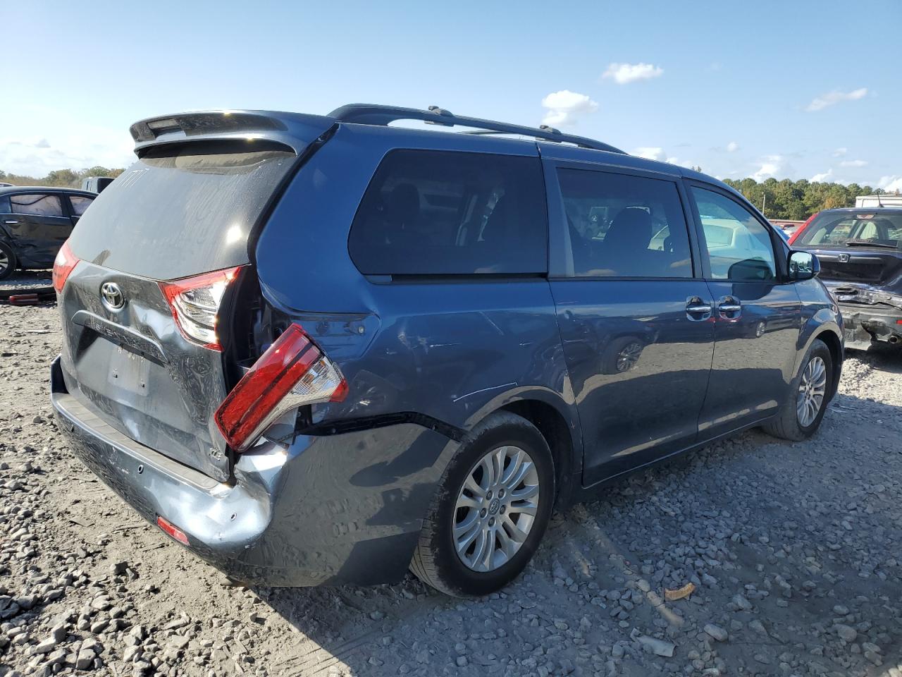 Lot #2953130664 2015 TOYOTA SIENNA XLE