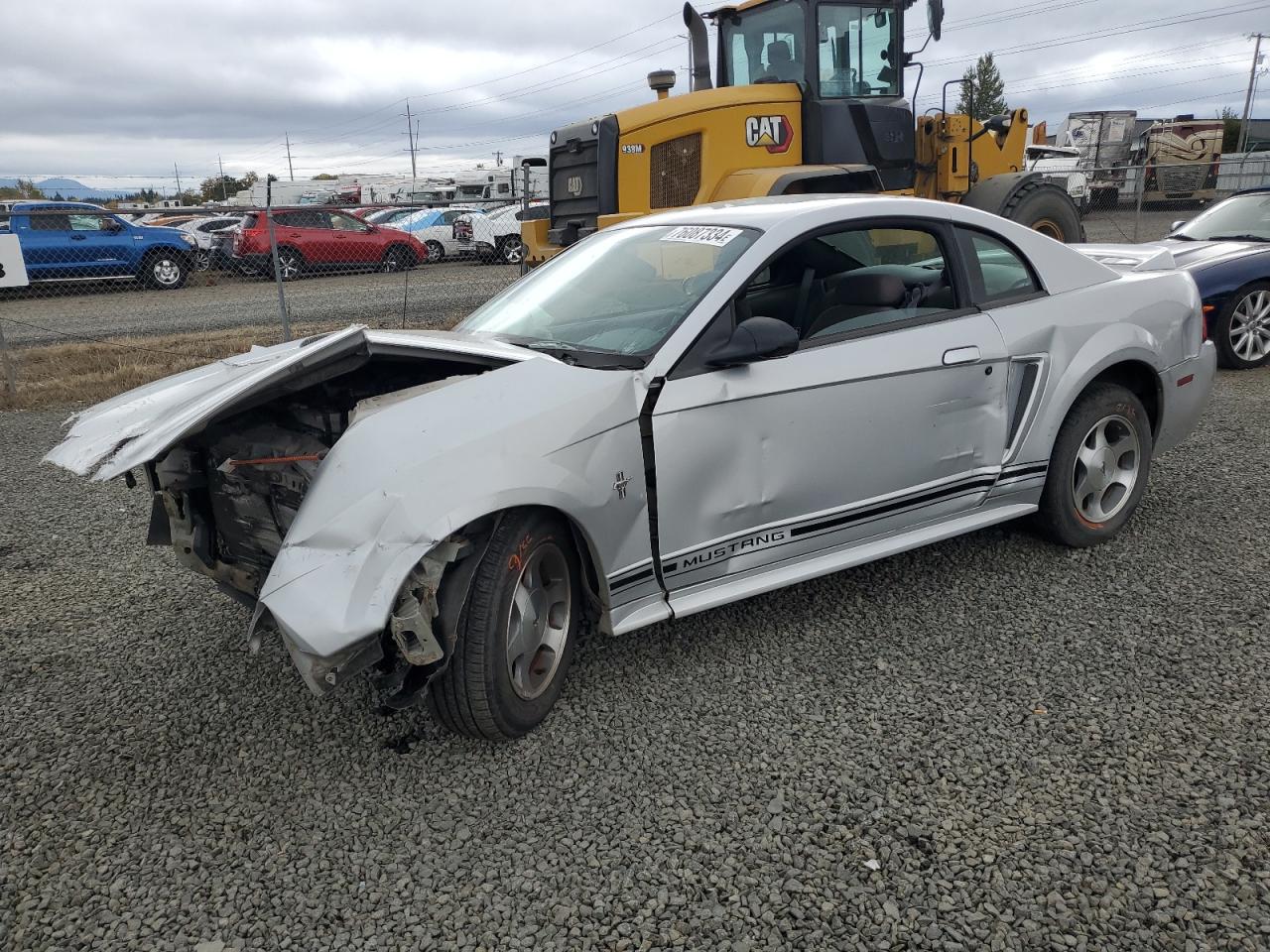  Salvage Ford Mustang