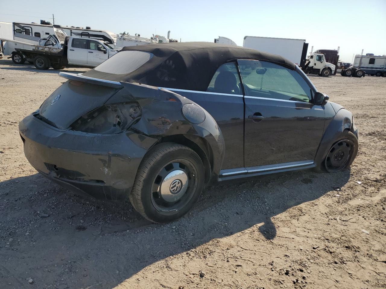 Lot #2991769190 2015 VOLKSWAGEN BEETLE 1.8