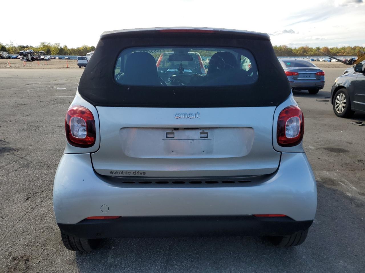 Lot #2988133012 2018 SMART FORTWO