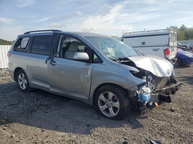 VIN 5TDKK3DC0GS723346 2016 Toyota Sienna, LE no.4