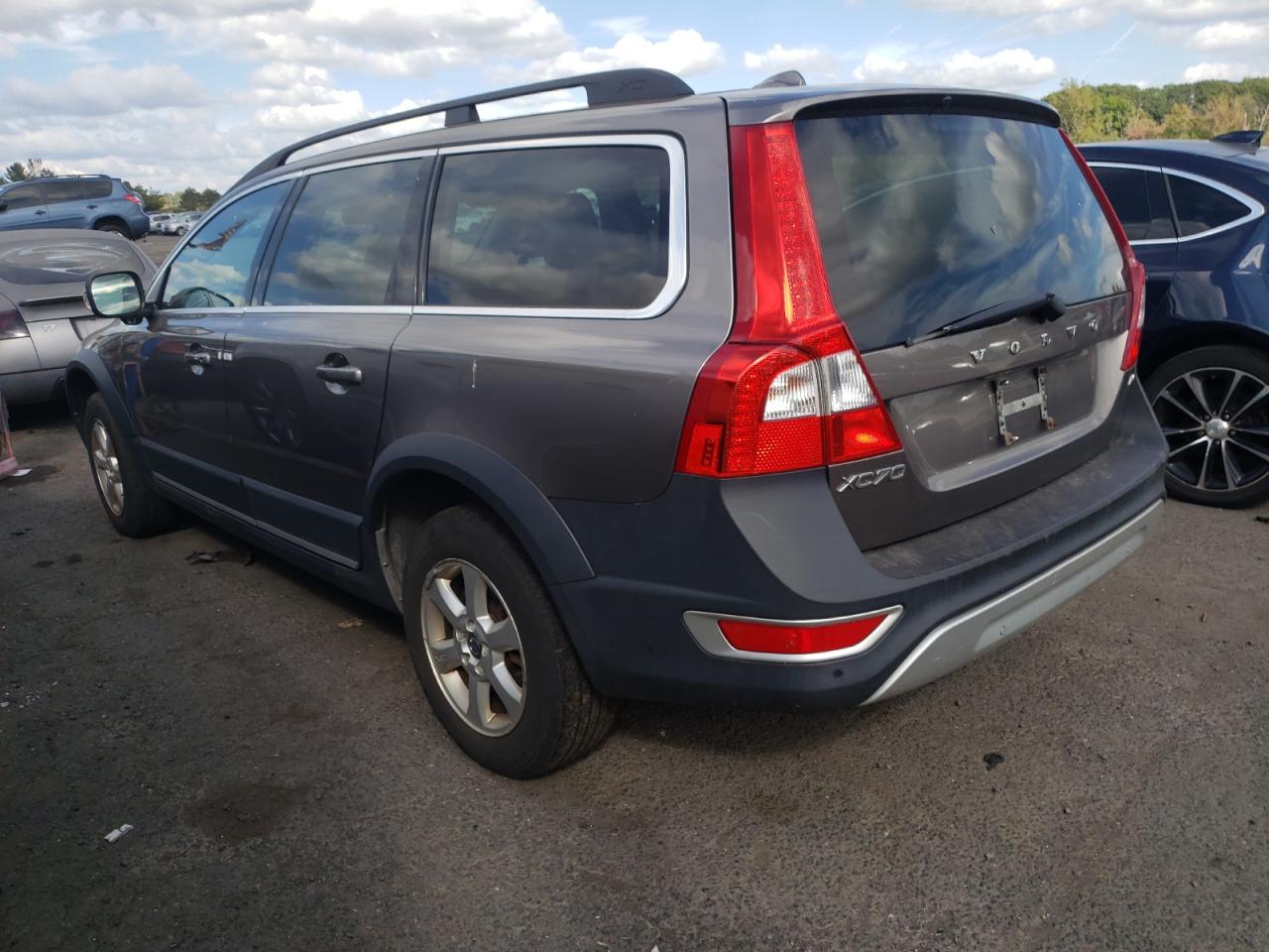 Lot #3052288615 2011 VOLVO XC70 3.2