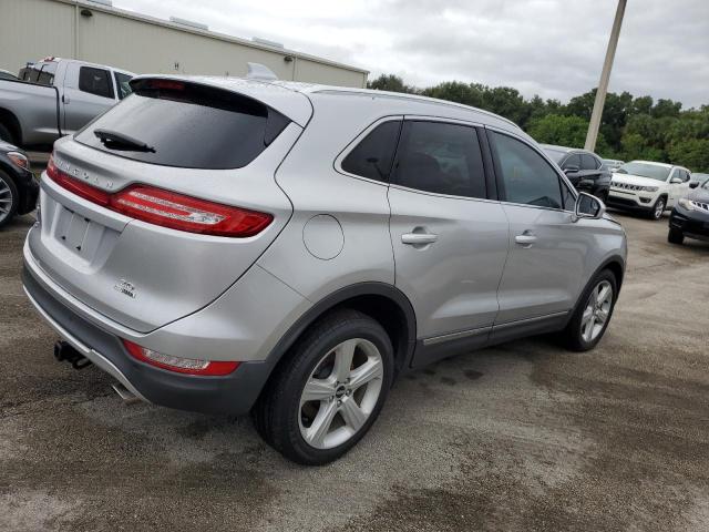 VIN 5LMCJ1C93GUJ28450 2016 Lincoln MKC, Premiere no.3