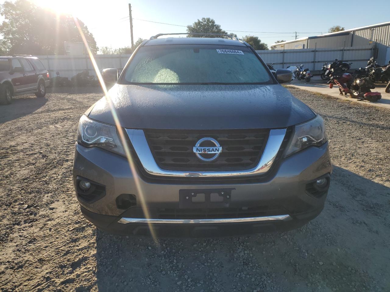 Lot #2920861405 2018 NISSAN PATHFINDER