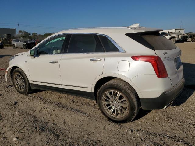 VIN 1GYKNBRS2HZ138358 2017 CADILLAC XT5 no.2