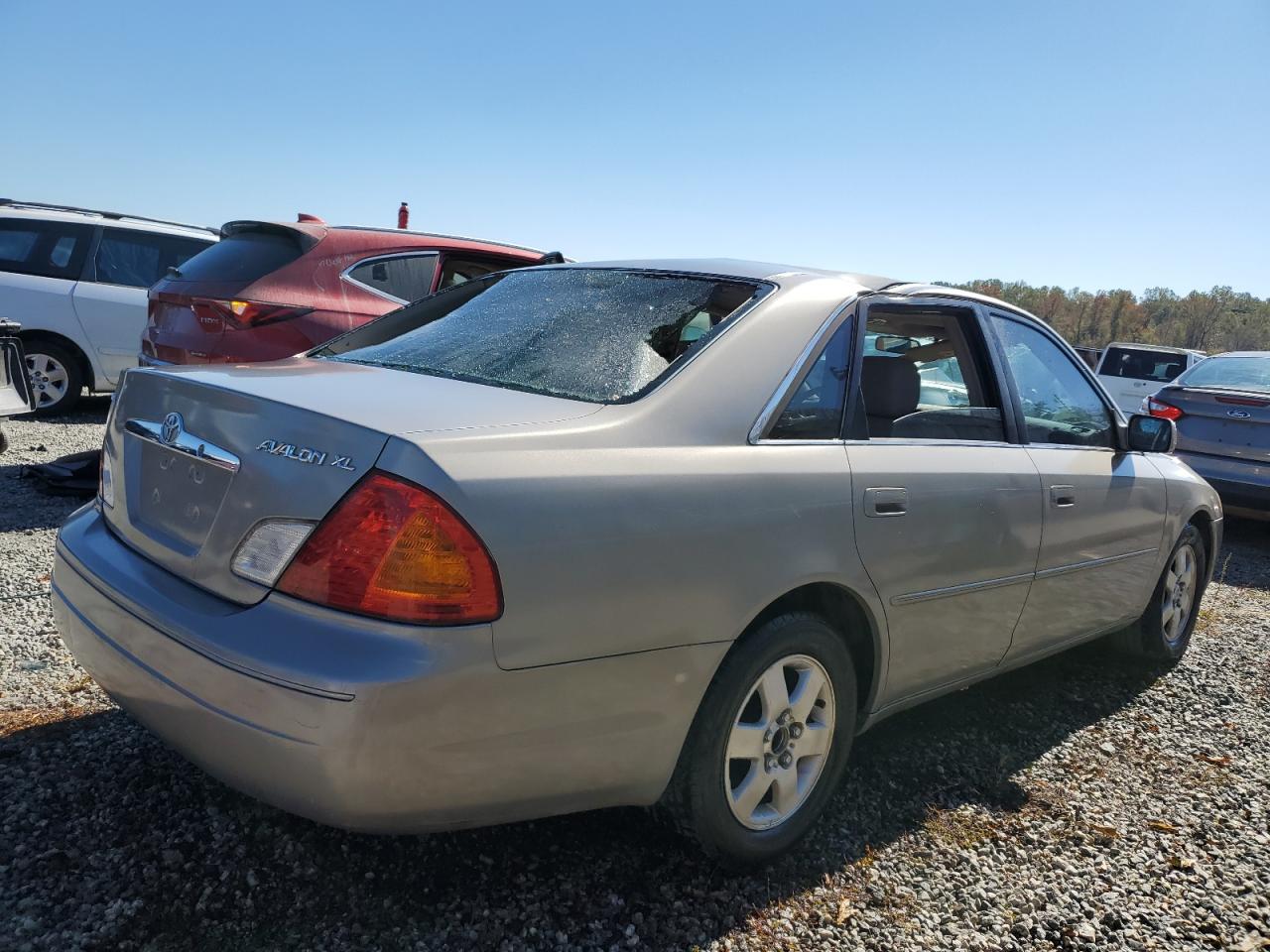 Lot #2935763855 2000 TOYOTA AVALON XL