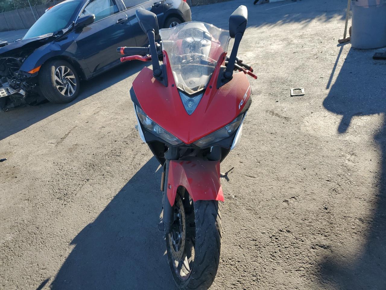 Lot #2986469290 2015 YAMAHA YZFR3