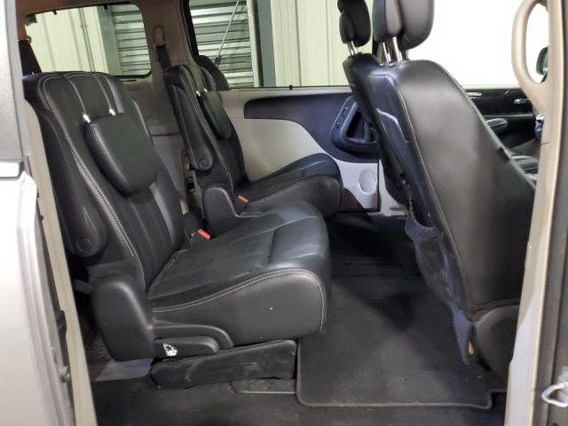 2016 CHRYSLER TOWN & COU - 2C4RC1CG0GR222227