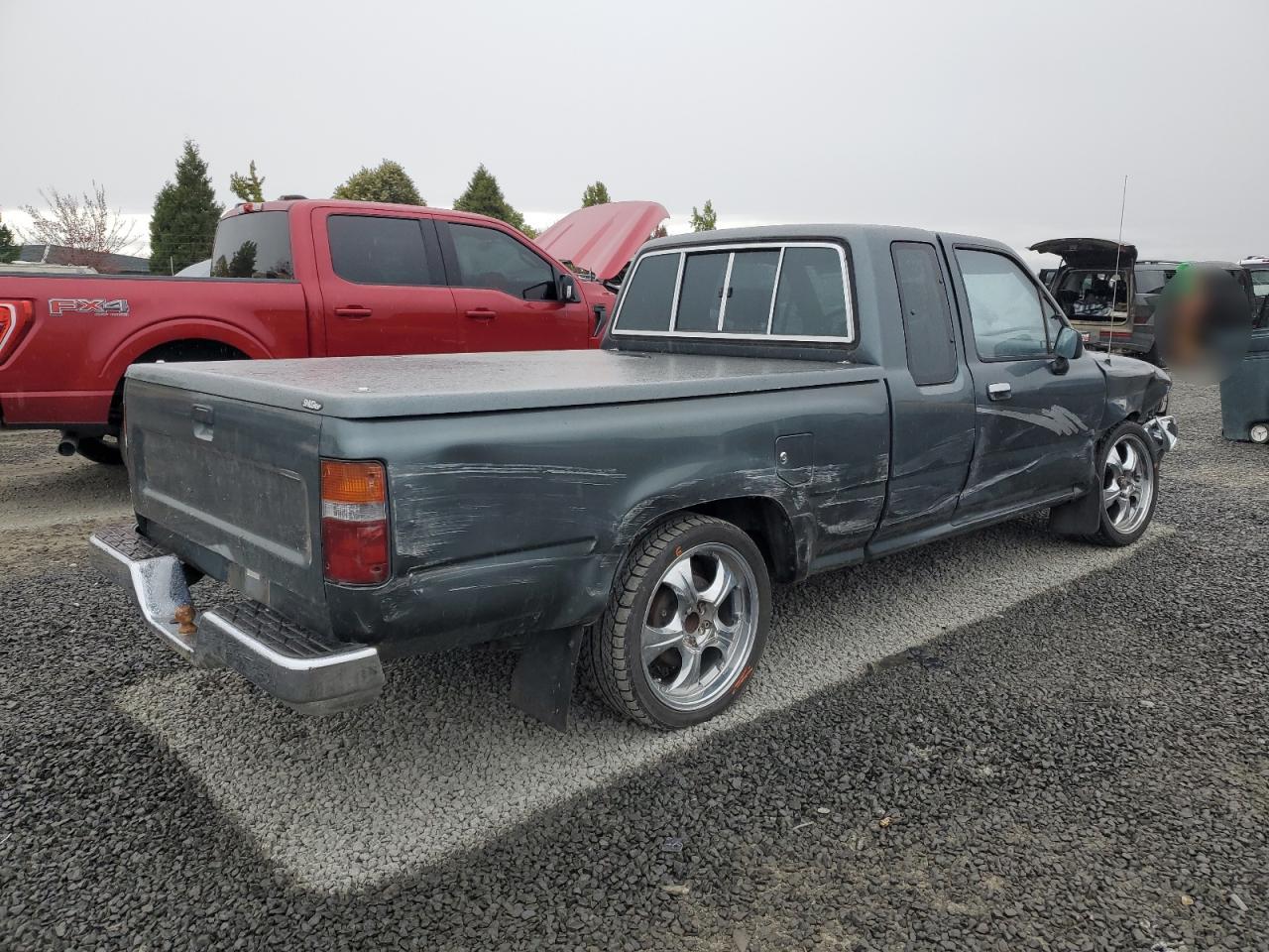 Lot #2942974285 1993 TOYOTA PICKUP 1/2