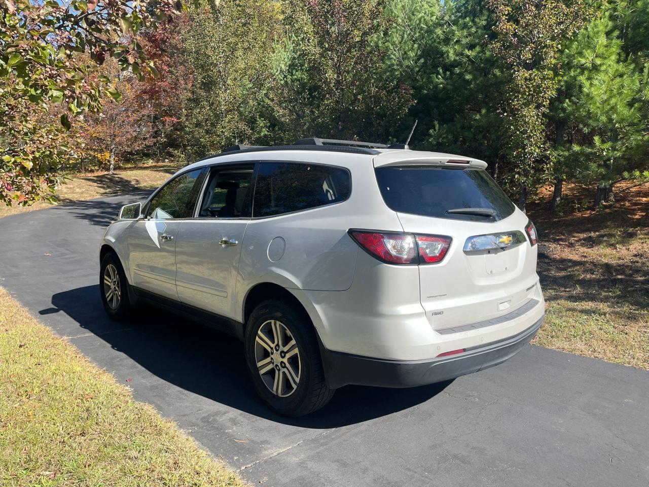 CHEVROLET TRAVERSE L 2016 white 4dr spor gas 1GNKVHKD9GJ199327 photo #4