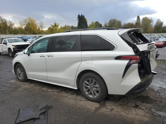 2022 TOYOTA SIENNA XLE - 5TDJRKEC6NS125999