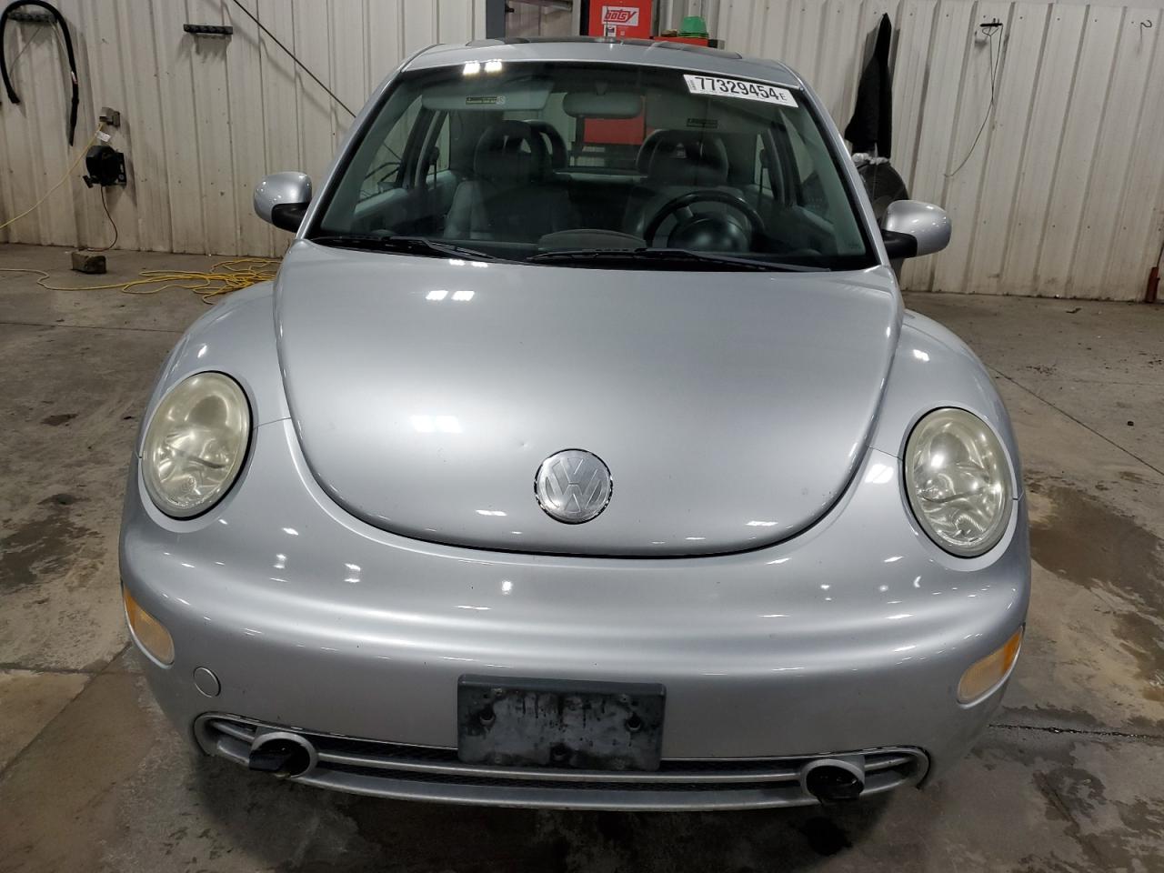 Lot #2945560101 2002 VOLKSWAGEN NEW BEETLE