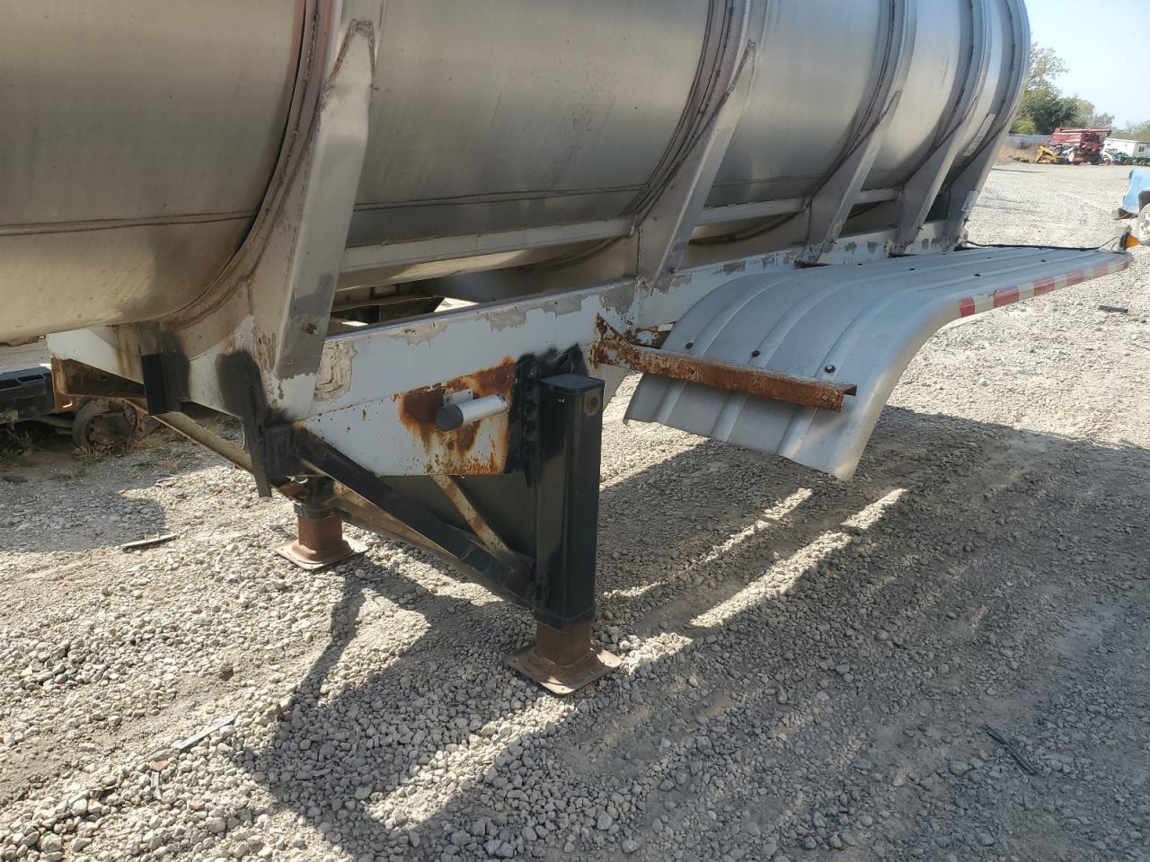 Lot #2944946877 1984 TANK TRAILER