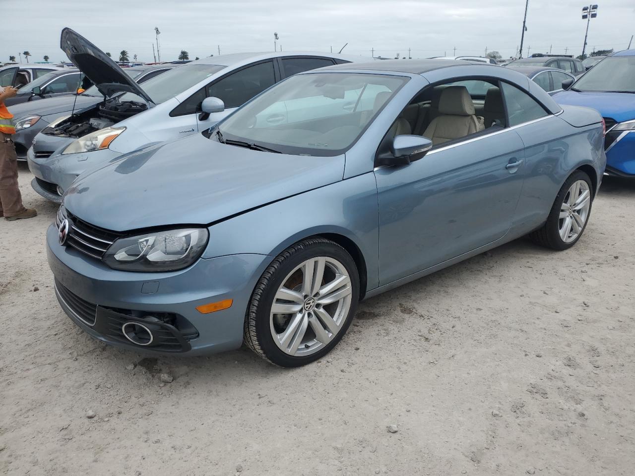 VOLKSWAGEN EOS LUX 2014 blue  gas WVWFW8AH5EV003854 photo #1