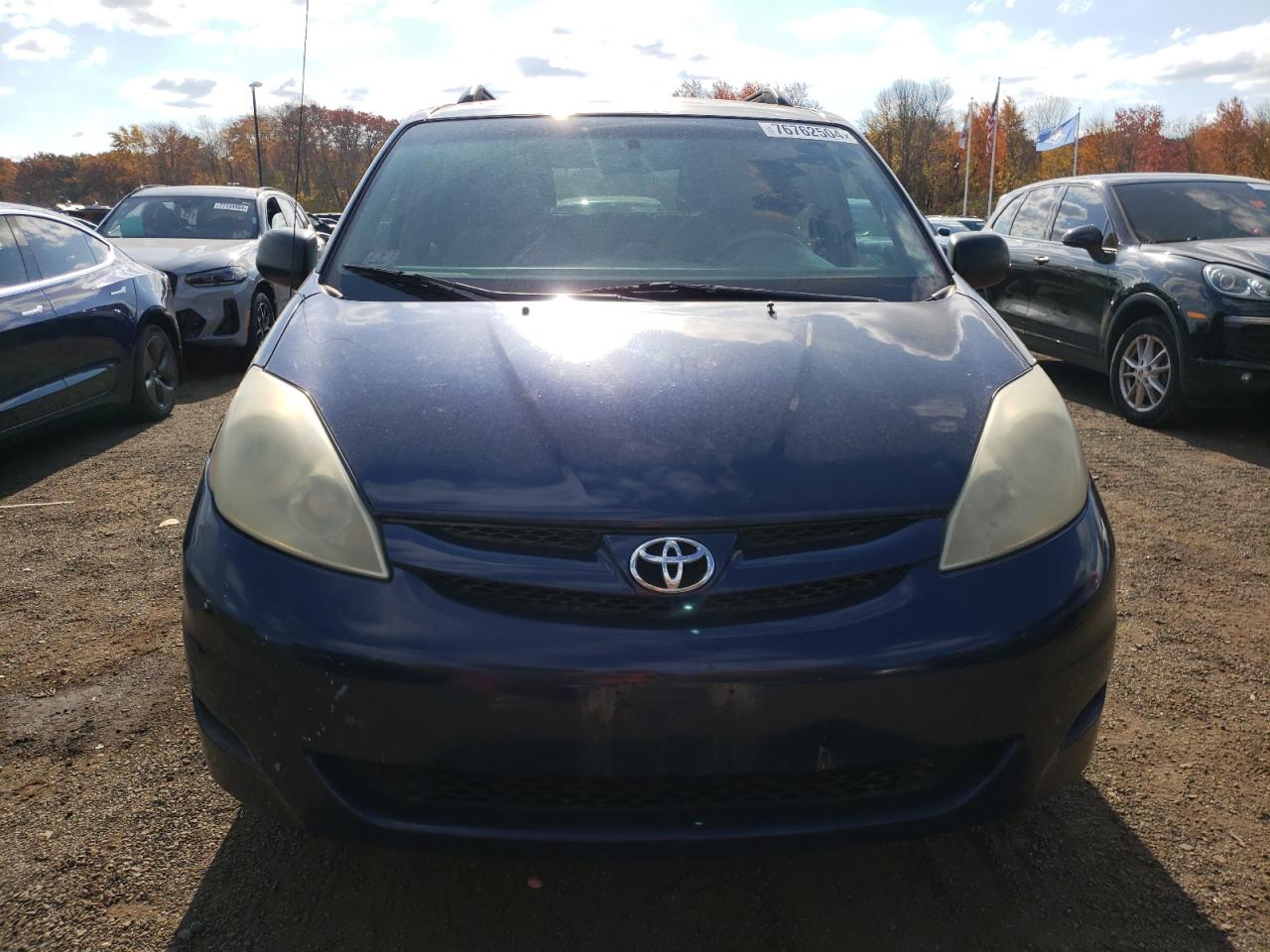 Lot #2926167379 2006 TOYOTA SIENNA LE