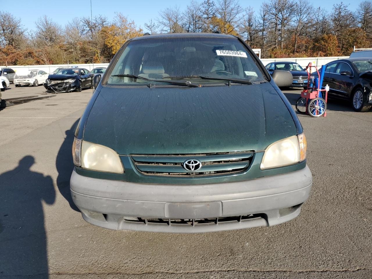 Lot #3034284078 2002 TOYOTA SIENNA LE