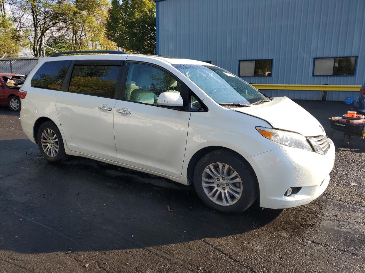 Lot #2991791150 2015 TOYOTA SIENNA XLE