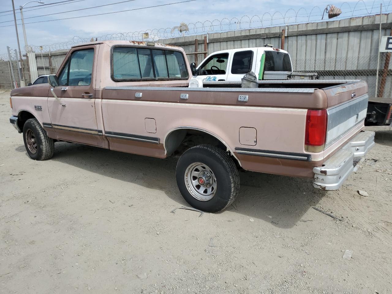 FORD F150 1987 two tone pickup gas 1FTEF14Y2HPA69253 photo #3