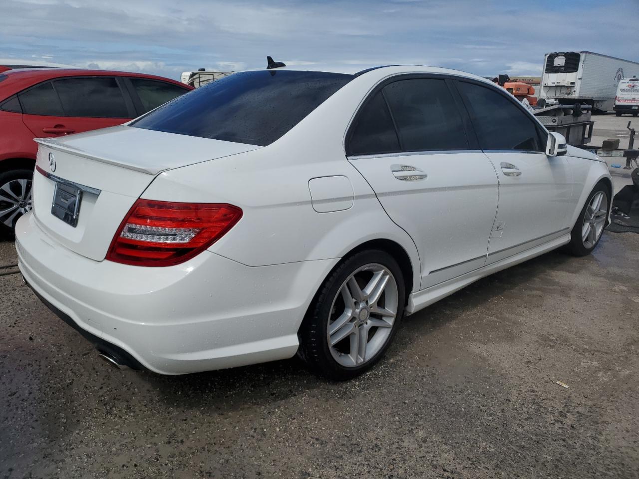 MERCEDES-BENZ C 350 2013 white  gas WDDGF5HB1DR300170 photo #4