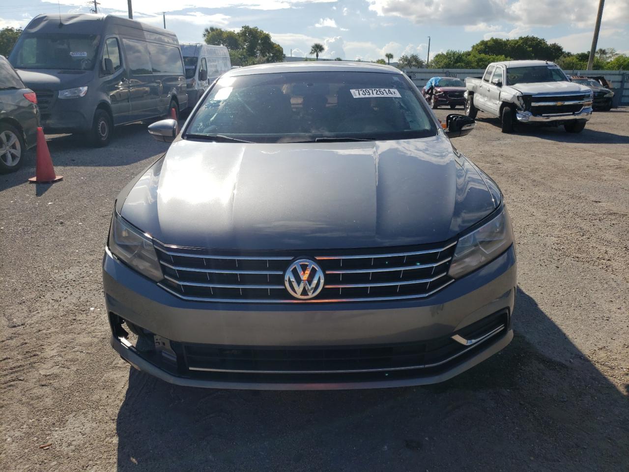 Lot #2878367691 2018 VOLKSWAGEN PASSAT S