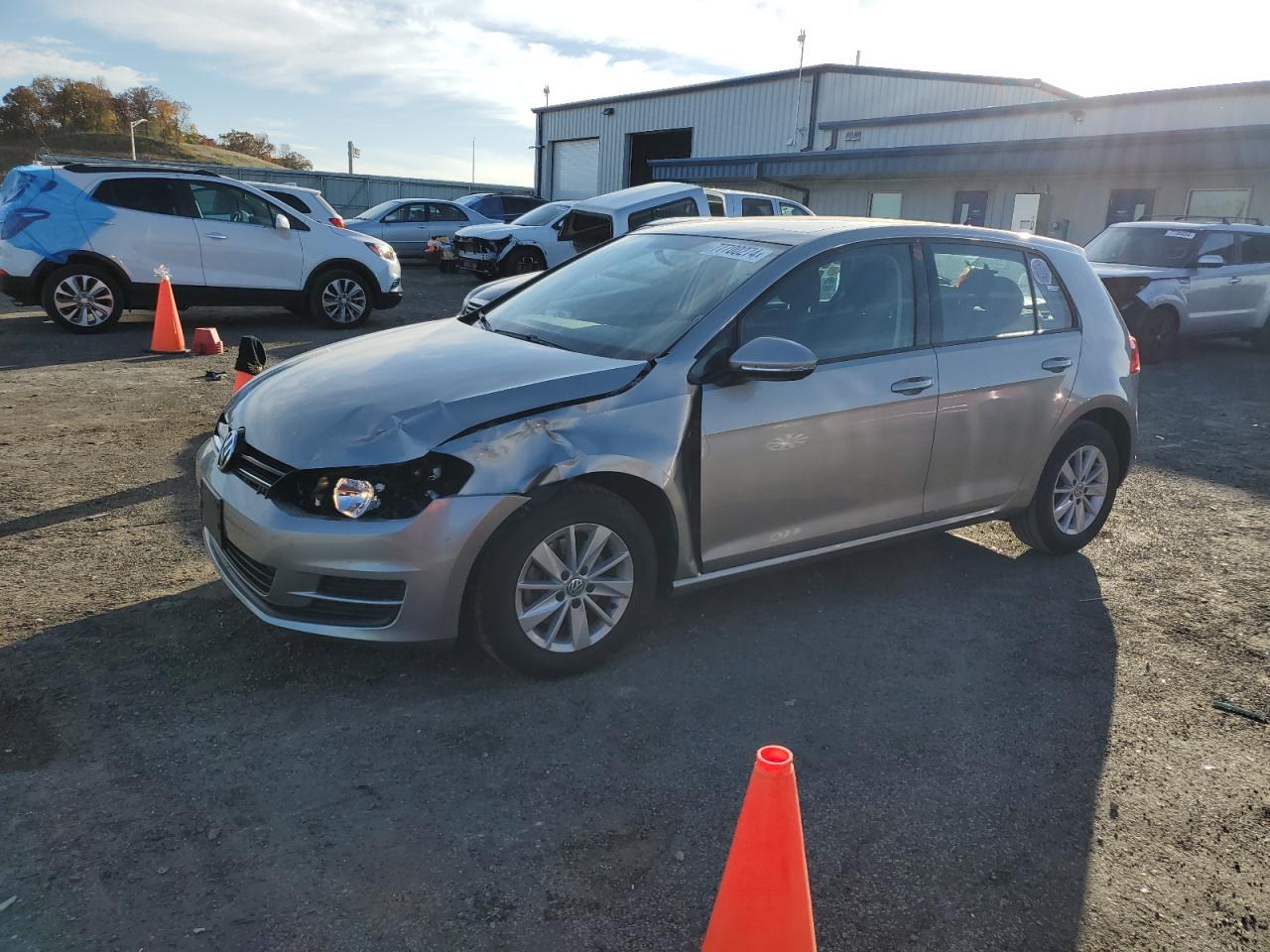 Lot #2936012825 2016 VOLKSWAGEN GOLF S/SE