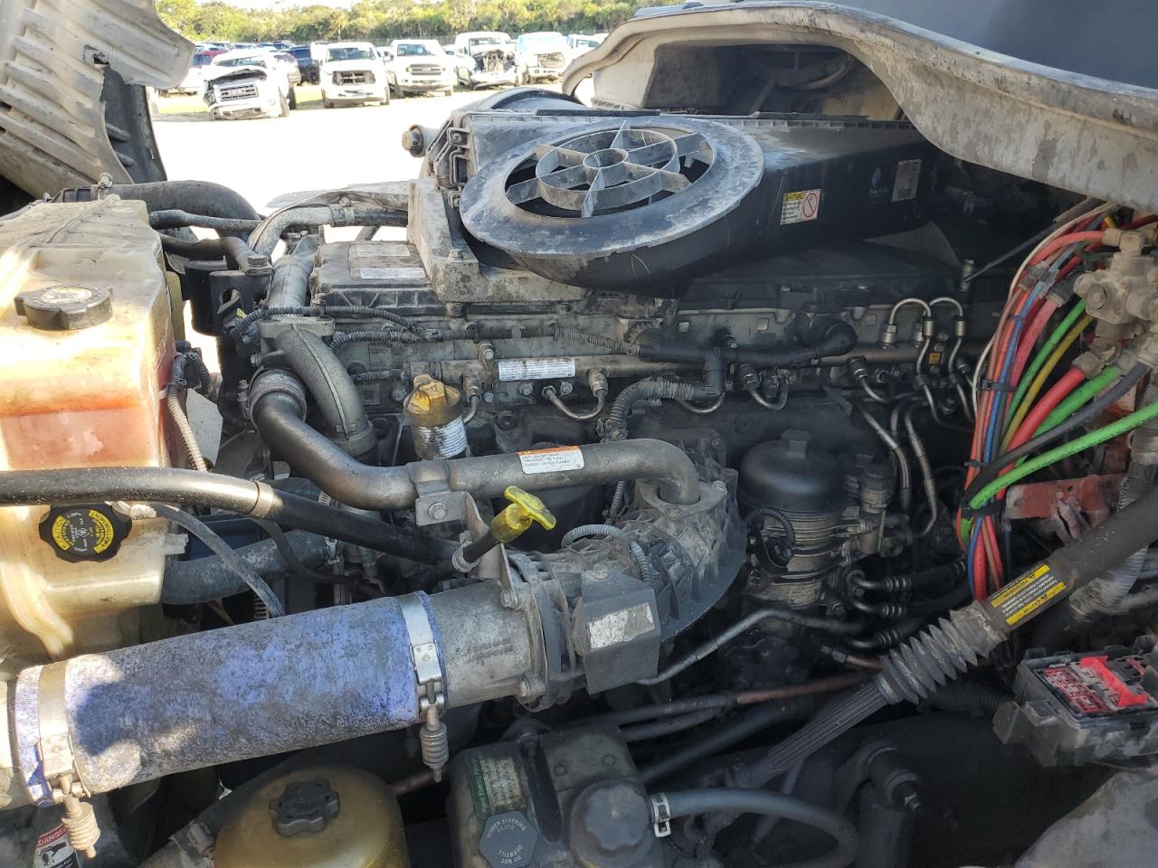 Lot #3315937142 2019 FREIGHTLINER CASCADIA 1