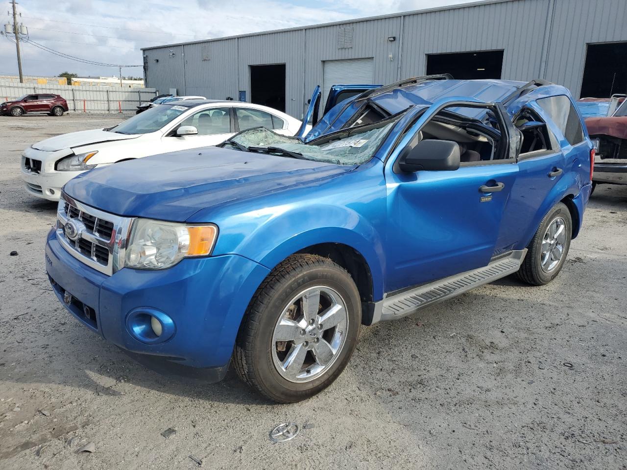 Lot #2909990058 2011 FORD ESCAPE XLT