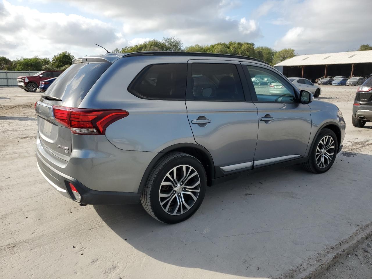 Lot #2989217748 2016 MITSUBISHI OUTLANDER