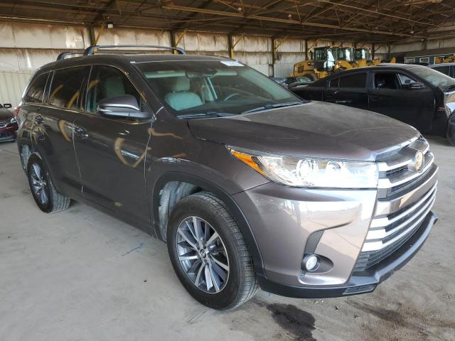 VIN 5TDKZRFH7JS537706 2018 Toyota Highlander, SE no.4