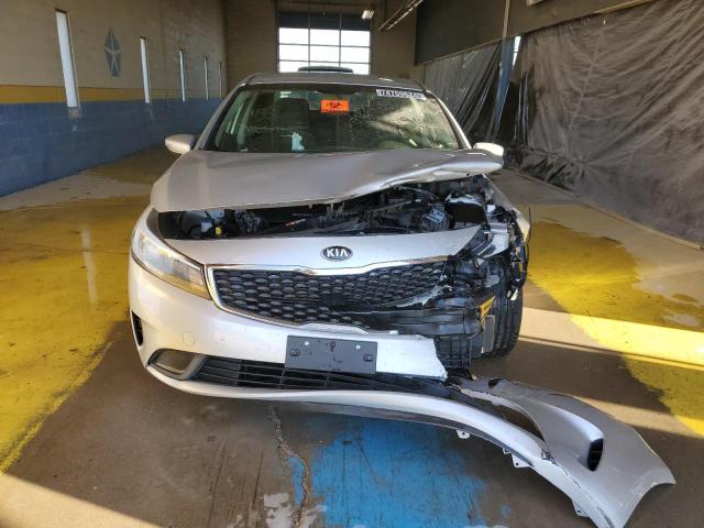 VIN 3KPFL4A7XJE274030 2018 KIA Forte, LX no.5