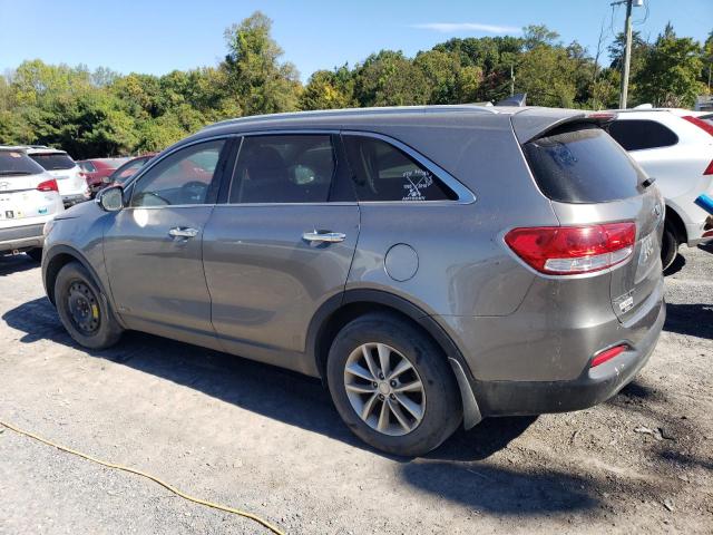 VIN 5XYPGDA37JG423373 2018 KIA Sorento, LX no.2