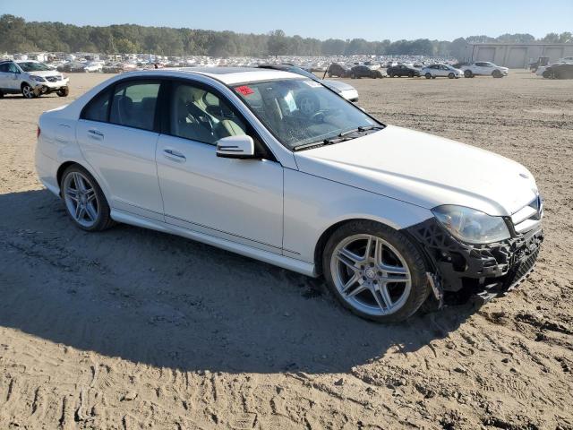 VIN WDDGF4HB8DR272099 2013 Mercedes-Benz C-Class, 250 no.4