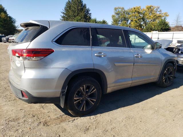 VIN 5TDBZRFH4HS432843 2017 Toyota Highlander, LE no.3